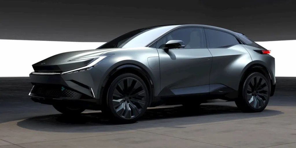 Toyota saattaa tehdä yhteistyötä Suzukin kanssa pienten sähköajoneuvojen kehi...
